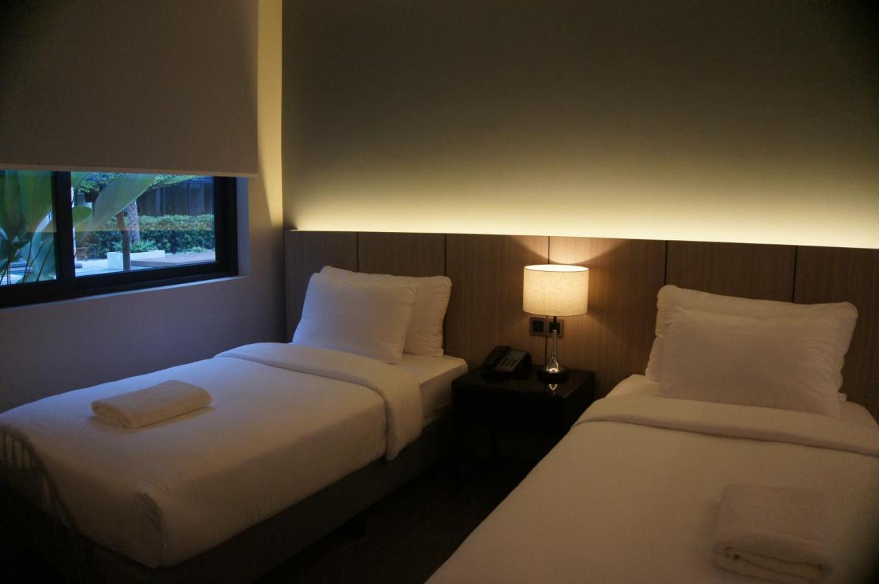 The Maximilian Hotel Cauayan City  Exterior foto
